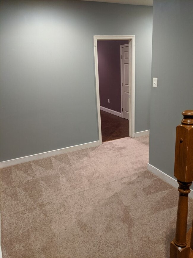 Building Photo - Single Family Home in Established Urbana H...