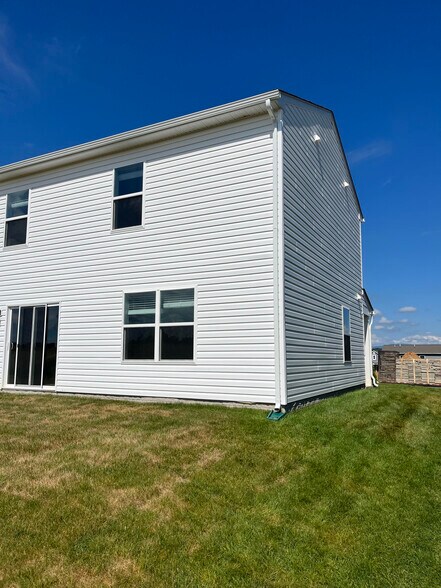 Building Photo - 111 Grasmere St