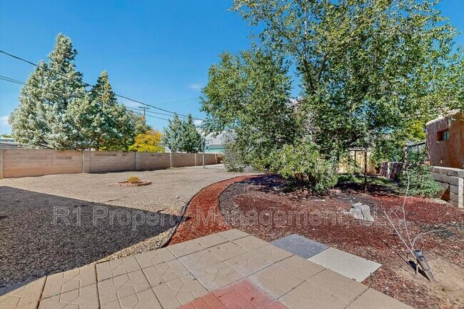 Building Photo - 165 Hilton Ave NW