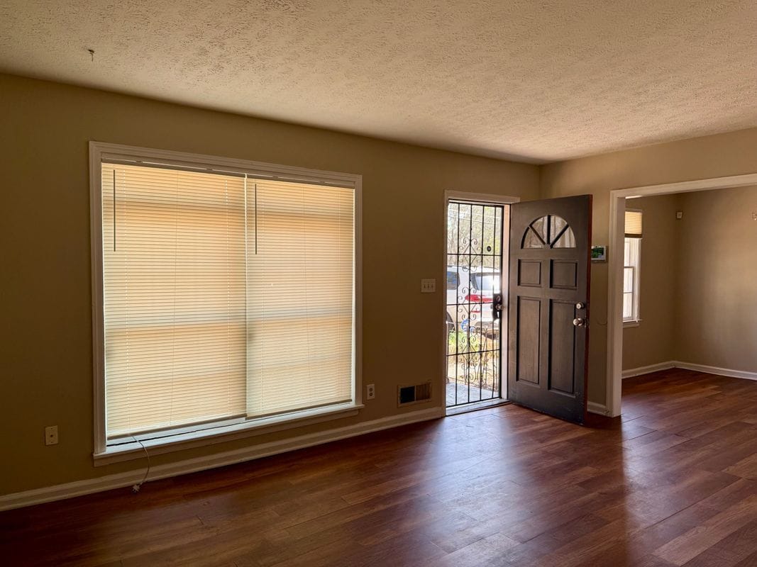 Building Photo - 2913 Horse Shoe Dr