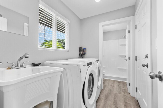 Building Photo - Move-In Ready, 3-Bedroom Fully Furnished Retreat with 3 Bathroom in Keaau Paradise!"