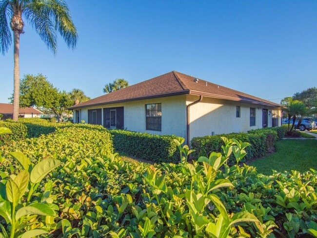 Building Photo - 1607 Laurel Leaf Ln