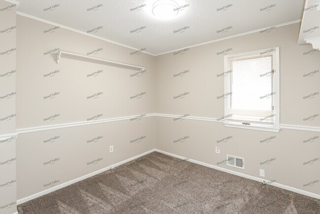 Building Photo - 816 SE 13th St