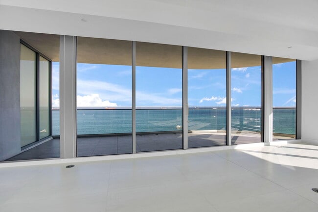 Building Photo - 153 N Seabreeze Blvd