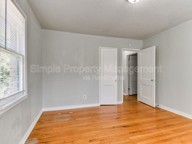 Building Photo - 1841 N Gatewood Ave
