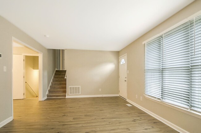 Building Photo - 2908 Buckthorne Ct