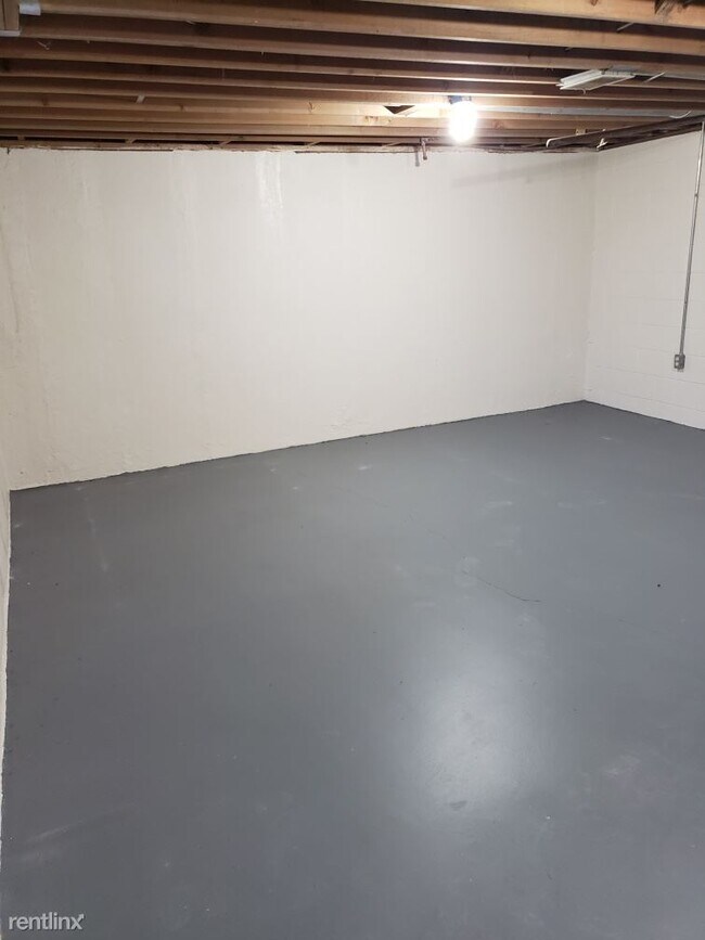 Building Photo - 2 br, 1.5 bath Townhome - 1451 S Center Rd