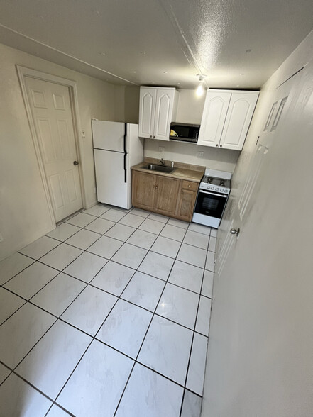 Building Photo - 1135 SW 127th Ct