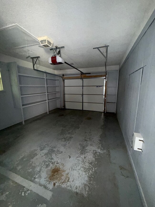 Building Photo - Charming 3 Bedroom, 2 Bathroom Home in Mus...