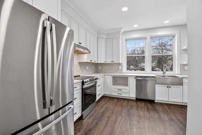 Building Photo - Spacious New Build in Quiet Silver Spring - Available Now