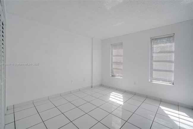 Building Photo - 13700 SW 62nd St
