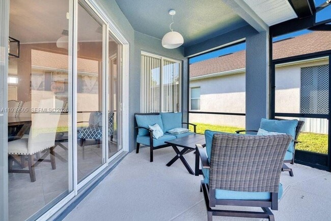 Building Photo - 321 Corvina Dr