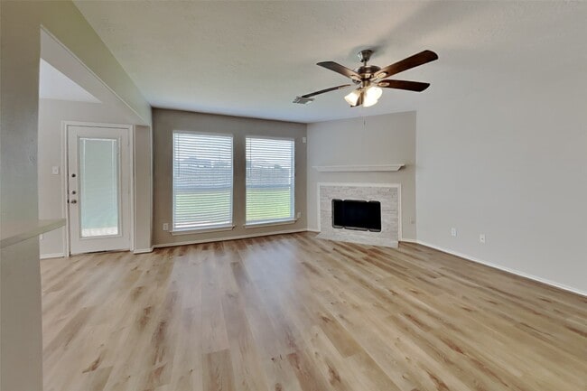 Building Photo - 22076 Knights Cove Dr