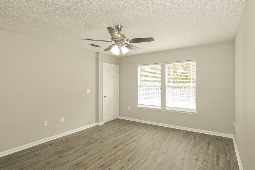 Building Photo - 13517 Ashford Wood Ct E