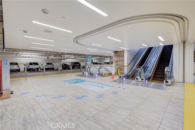 Building Photo - 16562 Regina Cir