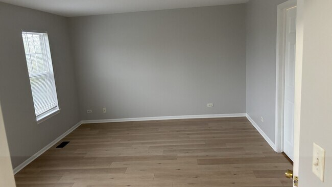Building Photo - 3381 Kentshire Cir