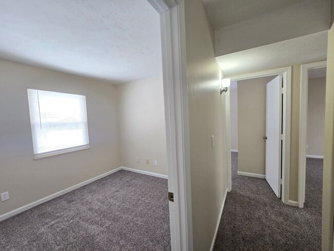 Building Photo - Nice, Recently Renovated, 3 Bedrooms, 1 Bath, Brick Ranch Home available Now! Located on a Cul de...