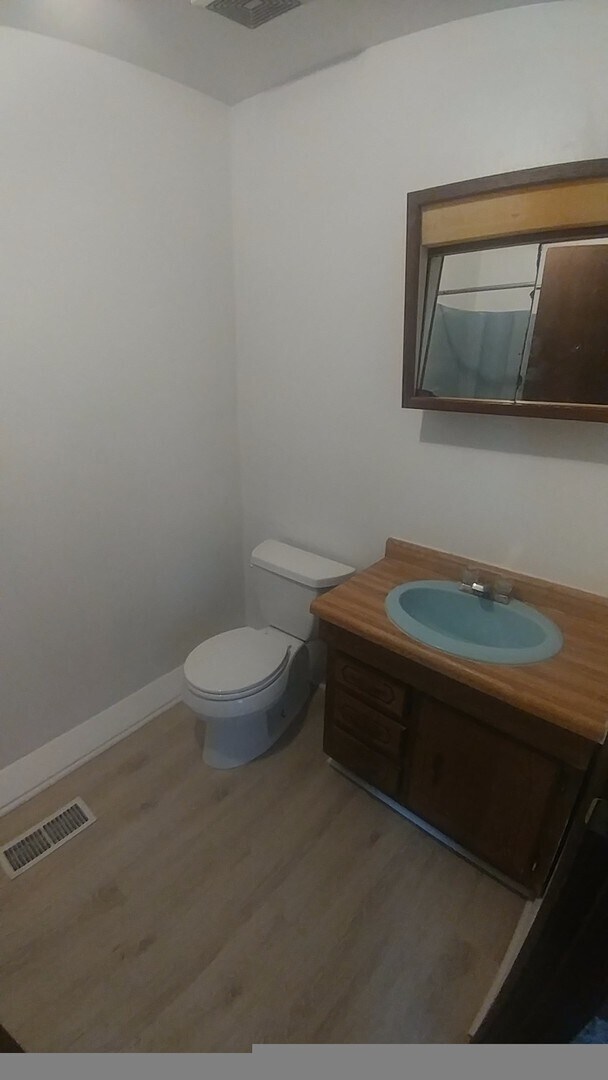 Building Photo - 708 DINWID