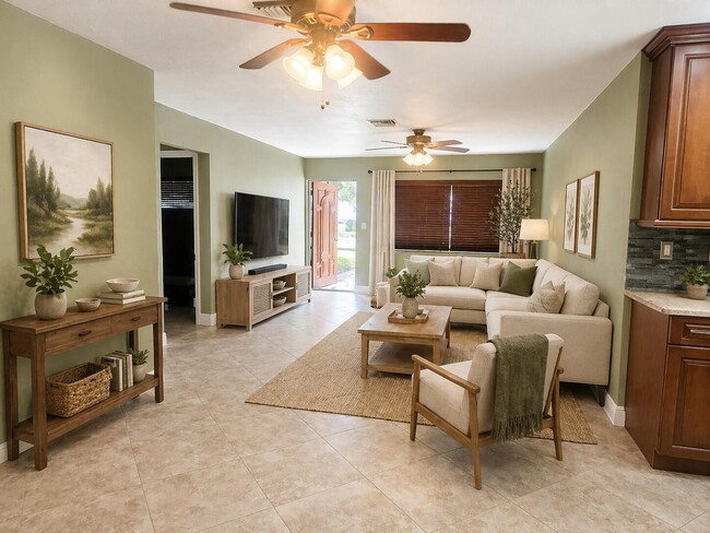 Building Photo - 1261 NE 2nd St