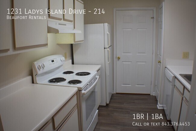 Building Photo - 1231 Ladys Island Dr
