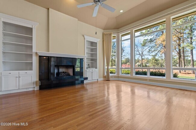 Building Photo - 50 Oak Meadow Rd