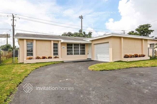 Building Photo - 8744 Southampton Dr