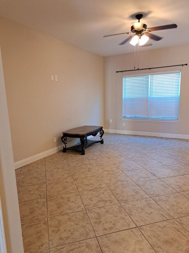 Building Photo - 1734 Annabellas Dr