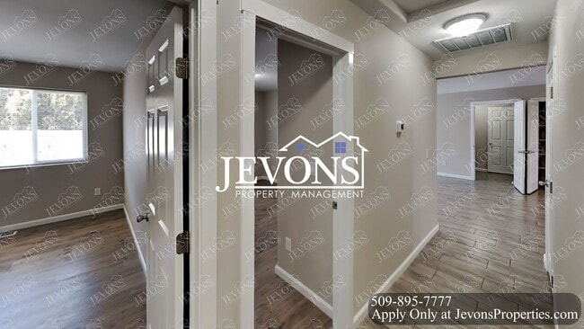 Building Photo - 1912 W Mead Ave