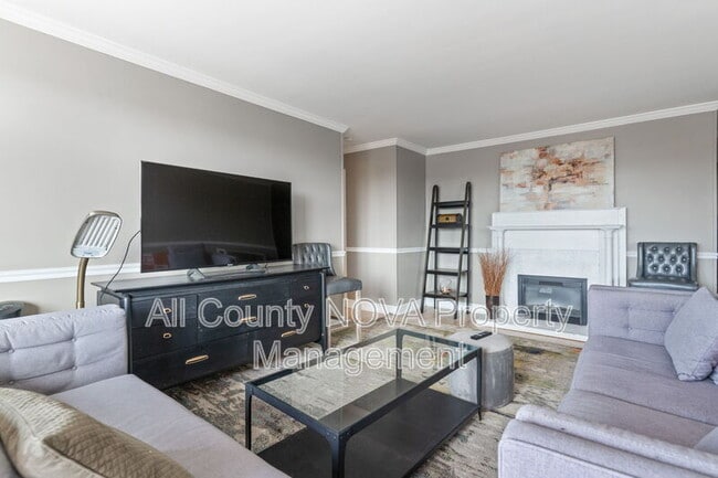 Building Photo - 4343 Cherry Hill Rd