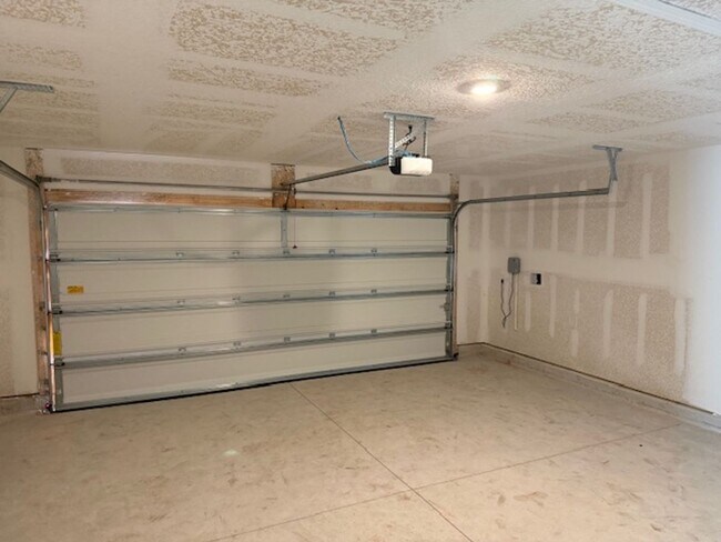 Building Photo - New Construction Rental, Conveniently Located near Cathedral Oak & First Coast Expressway