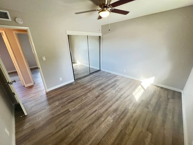 Building Photo - Wonderfully Upgraded 3 Bed 2 Bath Garden G...