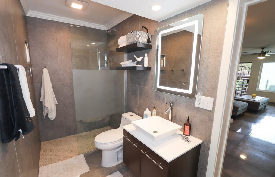 Building Photo - 9639 Spyglass Ave