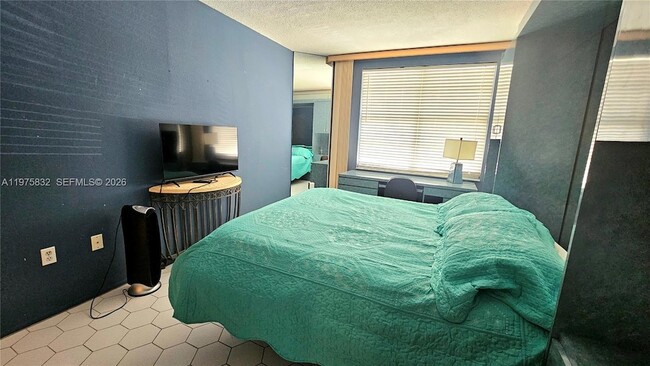 Building Photo - 1980 S Ocean Dr