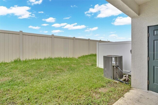 Building Photo - 8765 Daybreak St