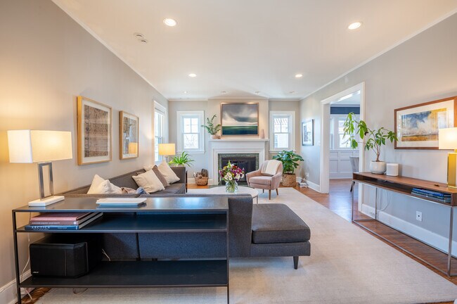 Building Photo - 23 Sherwood Ave