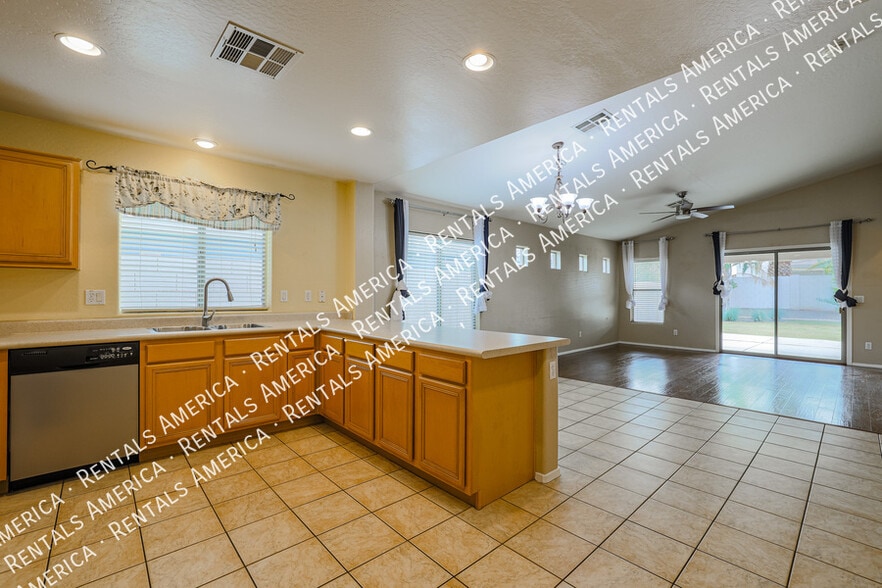 Building Photo - 3461 E Phelps St