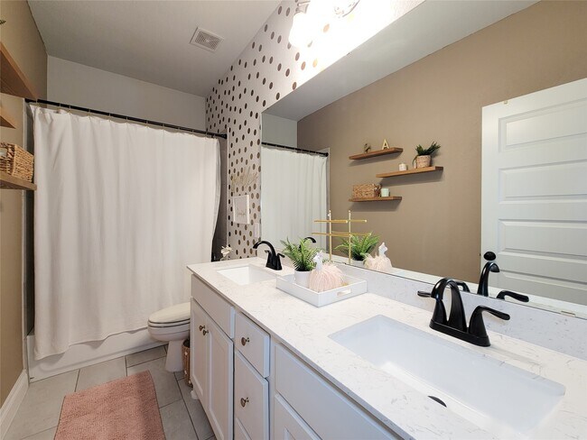 Building Photo - 16030 Muster Oak Dr