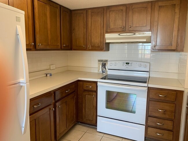 Building Photo - 1731 Beacon St