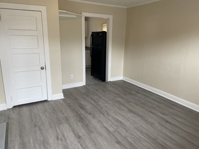 Building Photo - Charming 2 Bedroom, 1 Bathroom Unit in Vallejo!