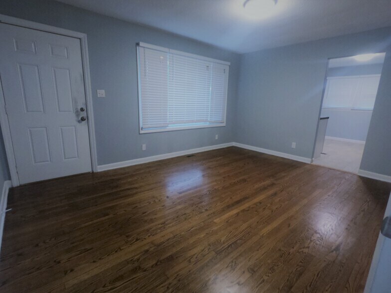 Dining room - 2409 Boiling Springs Rd