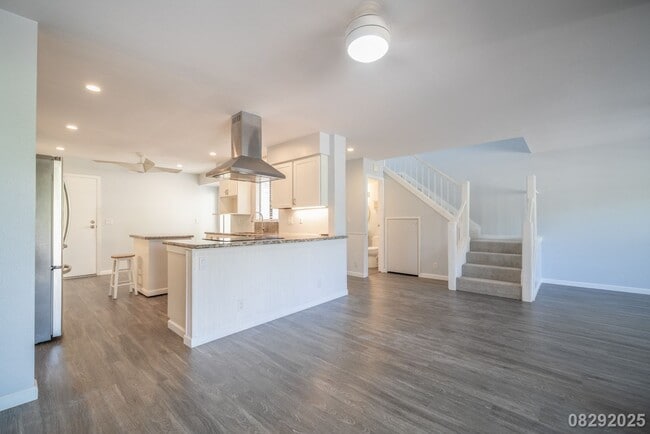 Building Photo - Spacious 3BR/2.5BA Mililani Townhome – $4,...