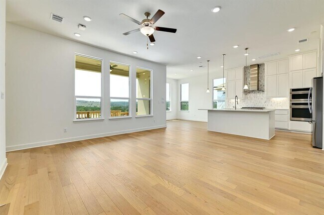 Building Photo - 19005 Fernando Trl