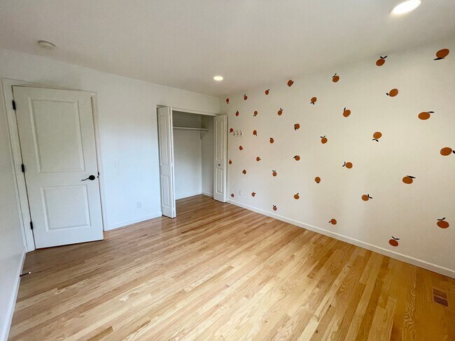 Building Photo - 315 N 155th St