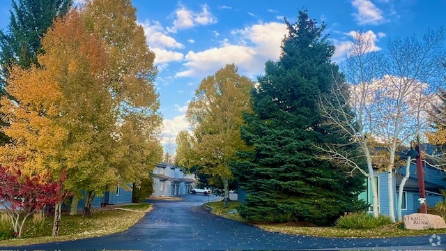 Trailridge Entrance - 640 Homestead Dr