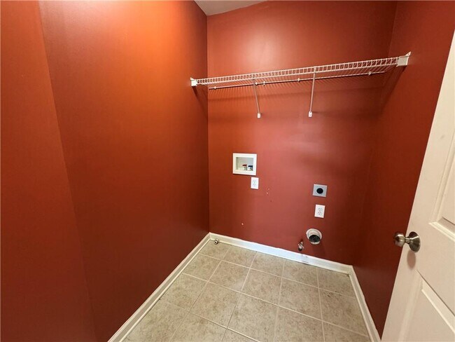 Building Photo - 8965 Friarbridge Dr