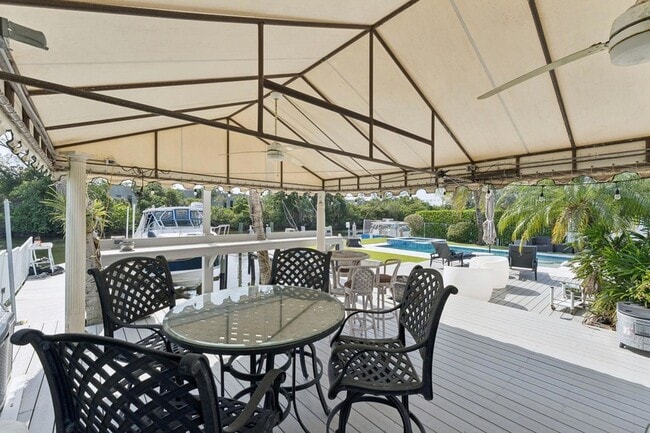 Building Photo - 911 NW 7th St