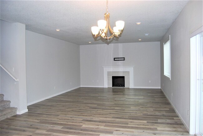 Building Photo - 4 Bedroom 2.5 Bath Home Carlton OR