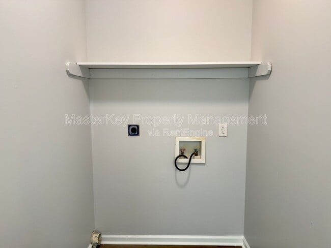 Building Photo - 4720 Parkville Dr