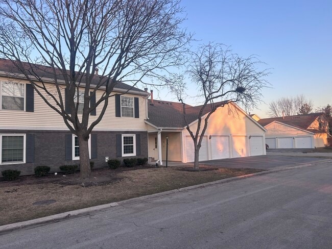 Building Photo - 652 Mallard Ct