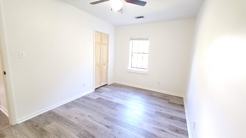 Building Photo - 210 Bolton Cir